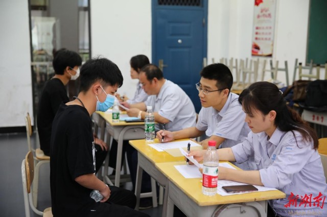 江南平台举办实习生双选会